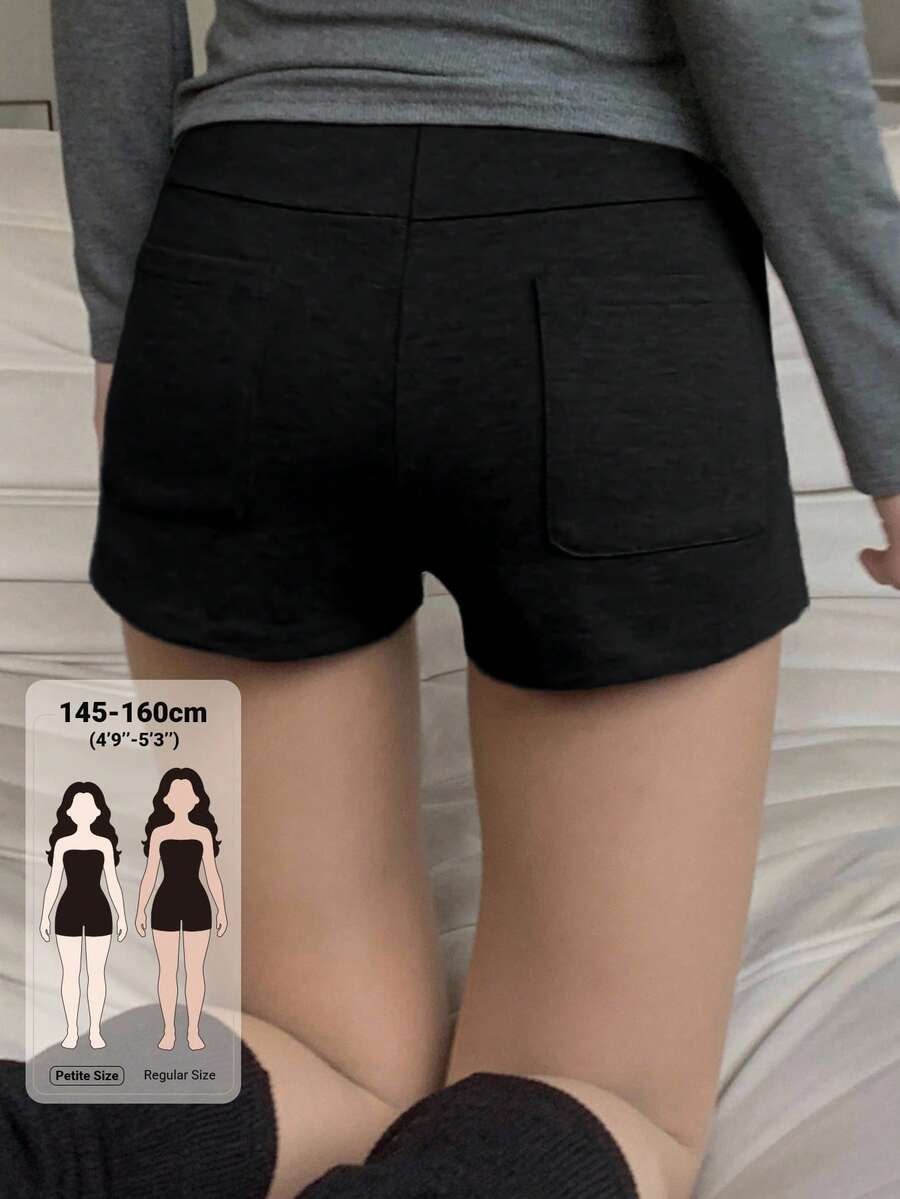 DAZY Celana Pendek Wanita Gaya Korea Warna Polos dengan Desain Saku, Ukuran Musim Panas untuk Wanita Bertubuh Mungil - Hitam - View 1