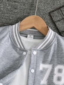 SHEIN 1件男孩運動休閒棒球夾克，字母與數字印花，長袖，適合日常穿著、運動、觀賽，適用4-7歲男孩，理想用於運動、外出、學校、返校季 - 淺灰色 - 查看 6