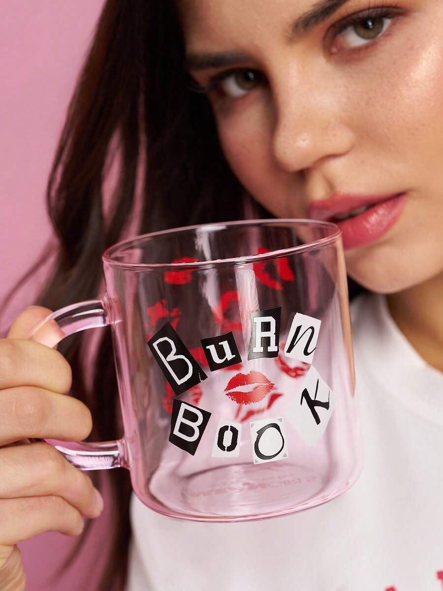 Mean Girls | SHEIN 1個 Burn Book 520ml/17.58oz 粉色高硼矽玻璃馬克杯,雙面印紅唇圖案咖啡隨行杯,附粉色手把,復古Y2K電影靈感大容量水杯,適用於咖啡、牛奶、果汁,居家日常使用及電影迷禮物 - 無色 - 查看 1
