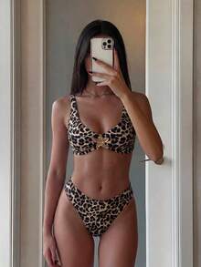 Fembélia Set Baju Renang Tankini Wanita Model Terbaru Motif Leopard dengan Tali Tebal dan Dekorasi Logam di Bagian Belakang. - MultiWarna - View 2
