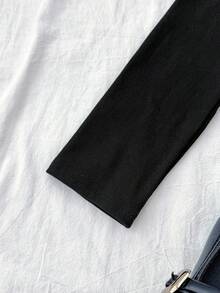 SHEIN 青少年女孩紧身款时尚基本款纽扣细节长袖休闲 T 恤，返校季，简约 T 恤，弹性柔软罗纹面料，黑色 - 黑色 - 查看 4