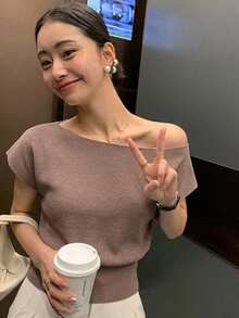 DAZY 女款素色單肩短袖休閒針織上衣 - 卡其色 - 查看 4