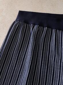 EverLounge Celana Pendek Kasual Pria Motif Garis-Garis dan Blok Warna untuk Sehari-hari - MultiWarna - View 4