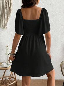 SHEIN Vestido de maternidad de manga corta y largo medio con corte A, mangas con volantes y cuello semiabierto - Negro - Ver 2