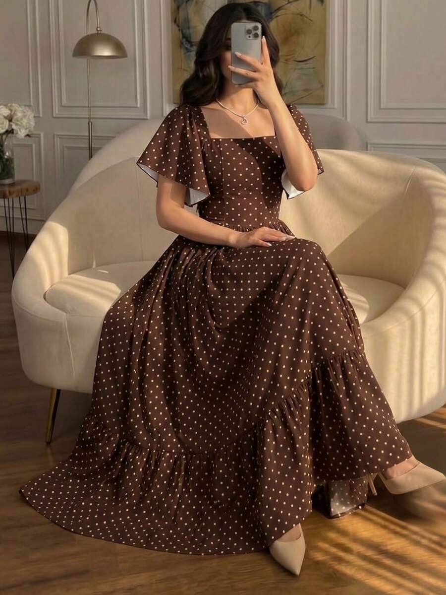 Modelyn 龜背葉、椰子樹、棕櫚葉與小花剪影圖案印花優雅女款洋裝,時尚方領大寬鬆飛袖連肩袖設計,下擺飾有荷葉邊,夏日度假風洋裝 - 彩色 - 查看 1