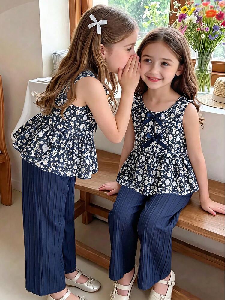 SHEIN Elladie kids 女童新款清新田園風細碎花兩件套，粉色蝴蝶結裝飾無袖背心上衣 + 粉色紋理布料寬腿長褲，甜美可愛時尚日常穿搭，夏季 - 藍色 - 查看 1
