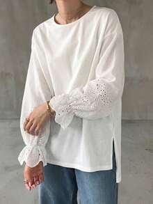 FRIFUL 女款圓領燒花刺繡休閒法式浪漫優雅百搭日常穿搭T恤 白色花卉 秋季早午餐度假款 - 白色 - 查看 5