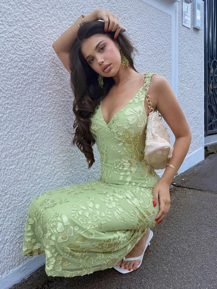 Aloruh Women's Jacquard Fitted Backless Deep V-Neck Dress - Green - View 1