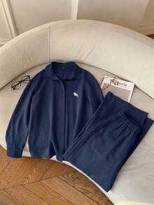 SHEIN EZwear 海軍藍編織騎士刺繡休閒長袖襯衫與長褲套裝 - 藏蓝色 - 查看 3