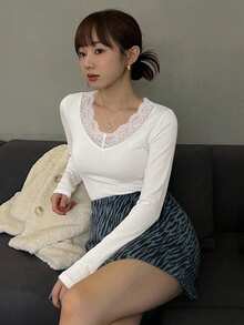 DAZY 女款純色蕾絲拼接修身長袖T恤 - 白色 - 查看 5