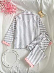 SHEIN 2件組女童睡衣套裝，適合夏秋/冬季，時尚甜美酷感風，灰色條紋配粉色愛心印花，柔軟光滑翻領開襟長袖 - 淺粉色 - 查看 2