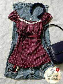 IslaSuriya Top azul-marinho com bolinhas, decote quadrado, mangas pétala e cintura com laço - Vermelho - Ver 1