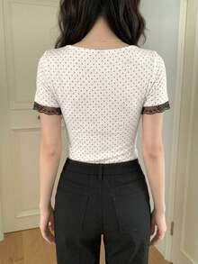 FRIFUL 女款波點印花對比蕾絲前綁帶短袖T恤 夏季 - 白色 - 查看 2