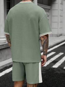 Manfinity CasualCool 男士拼色短袖T恤與短褲休閒日常穿搭套裝 - 綠色 - 查看 2