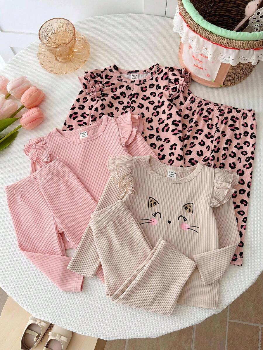 SHEIN LMoss Kids Conjunto de 3 piezas para bebé niña, top casual de punto de color liso con estampado de leopardo y patrón lindo, cuello redondo y bajo con volantes, estilo grueso, adecuado para otoño/invierno - Multicolor - View 1