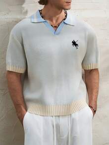 Airaco 男士學院風短袖針織 Polo 衫，淺藍與米色對比羅紋，刺繡馬標誌 - 淺藍色 - 查看 4