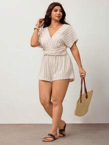 Enliva Plus Size Summer Casual Solid Color V-Neck Batwing Sleeve Pleated Romper - Green - View 4