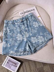 SHEIN Plus Size Denim Shorts, Casual Sweet Light Blue Jacquard Fabric Denim Shorts, Summer Vacation Daily Outing Travel Music Festival School Season Versatile Denim Shorts - Light Wash - View 1