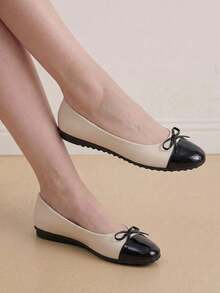 Eladyva Bailarinas con punta redonda y lazo para mujer de talla grande, en diseño de patchwork blanco y negro, con suela suave y cómoda, en diseño de bloques de color, adecuadas para primavera y otoño - Blanco y Negro - Ver 3
