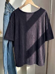 SHEIN EZwear 大尺碼春夏服飾 大尺碼春夏雪洗醋酸做舊巧克力棕色寬鬆短袖小V領大尺碼T恤棉質面料春夏服飾 - 藏蓝色 - 查看 2