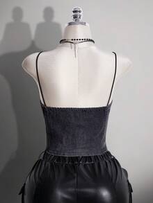 SHEIN ICON 大尺碼女款蕾絲飾邊休閒牛仔風 1960s 百搭日常丹寧細肩帶背心上衣，適合外出、約會之夜、早午餐、女生之夜、萬聖節，深色水洗 - 深色水洗藍 - 查看 3
