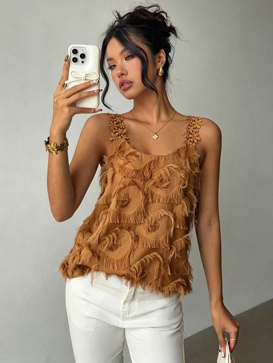 SHEIN 女款純色優雅休閒花卉蕾絲拼接紋理睫毛布料圓領背心,適合早午餐與夜晚外出,棕色系夏季款 - 卡其色 - 查看 1