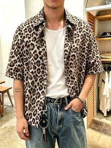 Resyla Men 男士豹纹纽扣衬衫 | 宽松街头风衬衫。适合约会、海滩度假、西部音乐节、Y2K都市复古风、锐舞派对、春夏夜店、健身房、音乐节和日常穿着。 - 彩色 - 查看 5