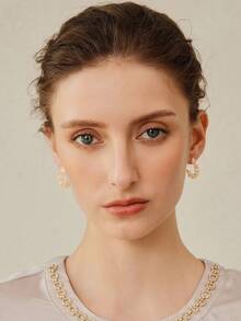 MOTF PREMIUM 18K GOLD-PLATED FASHION FLASH C-SHAPED STUD EARRINGS NICHE HIGH-END VERSATILE EARRINGS - Yellow Gold - View 9