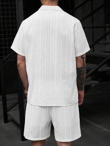 Manfinity Homme 男士休閒紋理襯衫與短褲寬鬆套裝 - 白色 - 查看 2