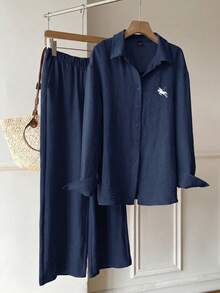 SHEIN EZwear 海軍藍編織騎士刺繡休閒長袖襯衫與長褲套裝 - 藏蓝色 - 查看 6