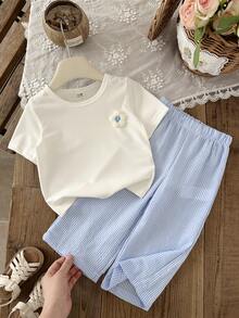 SHEIN 女嬰 0-3歲 夏季&秋季休閒風 2件/套外出套裝，3D花朵裝飾短袖簡約上衣&寬鬆條紋長褲。舒適衣著，適合戶外活動。 - 藍色 - 查看 4