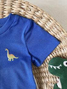 SHEIN Playful Pals 2件組男嬰套裝 卡通熊圖案裝飾領短袖開襟衫與印花熊圖案短褲，男嬰上衣與短褲套裝，羅紋材質套裝，男嬰服裝套裝，夏季嬰兒熊裝扮 - 藍色 - 查看 5