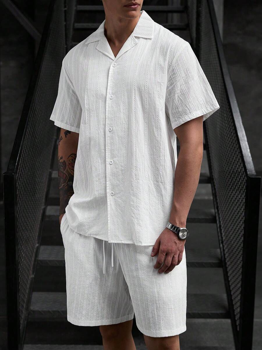 Manfinity Homme 男士休閒紋理襯衫與短褲寬鬆套裝 - 白色 - 查看 1