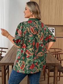 SHEIN CURVE+ Plus Size Women's V-Neck All-Over Print Casual Versatile Daily Wear T-Shirt - Multicolor - View 2