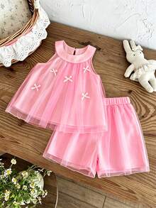 SHEIN Vintaside Kids 女嬰花卉刺繡雪紡3D蝴蝶結裝飾無袖上衣與短褲夏季甜美鮮豔兩件套，適合戶外玩耍 - 粉色 - 查看 3