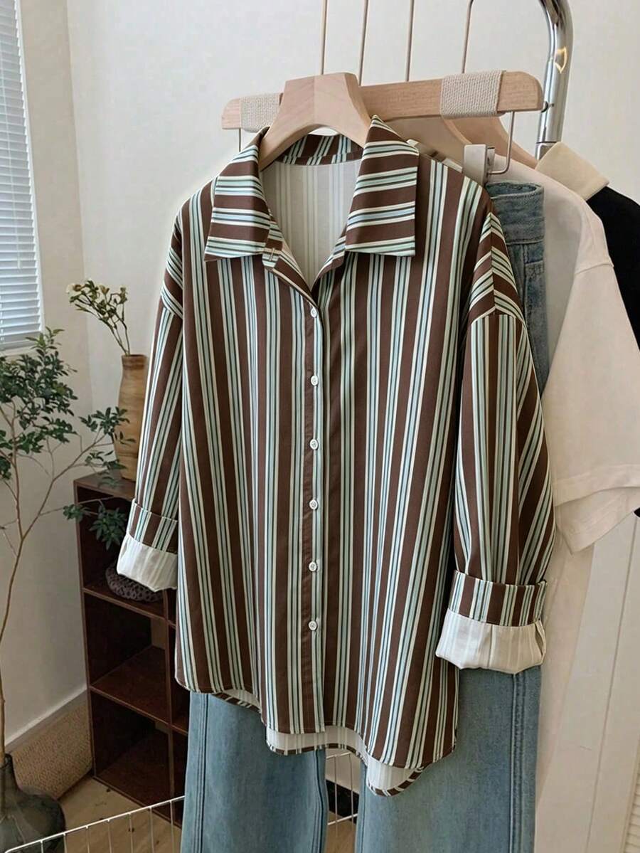 SHEIN VCAY 大尺碼女款休閒長袖復古條紋領開襟襯衫,四季皆宜,通勤百搭 - 彩色 - 查看 1