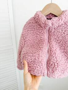 SHEIN LMoss Kids LMoss 女嬰可愛休閒毛絨立領夾克，愛心圖案，適合秋冬穿著 - 淺粉色 - 查看 3