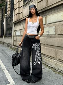 Coolane 女款春夏街頭風外出穿著 Y2K 牛仔女郎休閒虎紋印花復古水洗寬腿低腰棉質黑色香蕉哈倫褲 - 黑色 - 查看 5