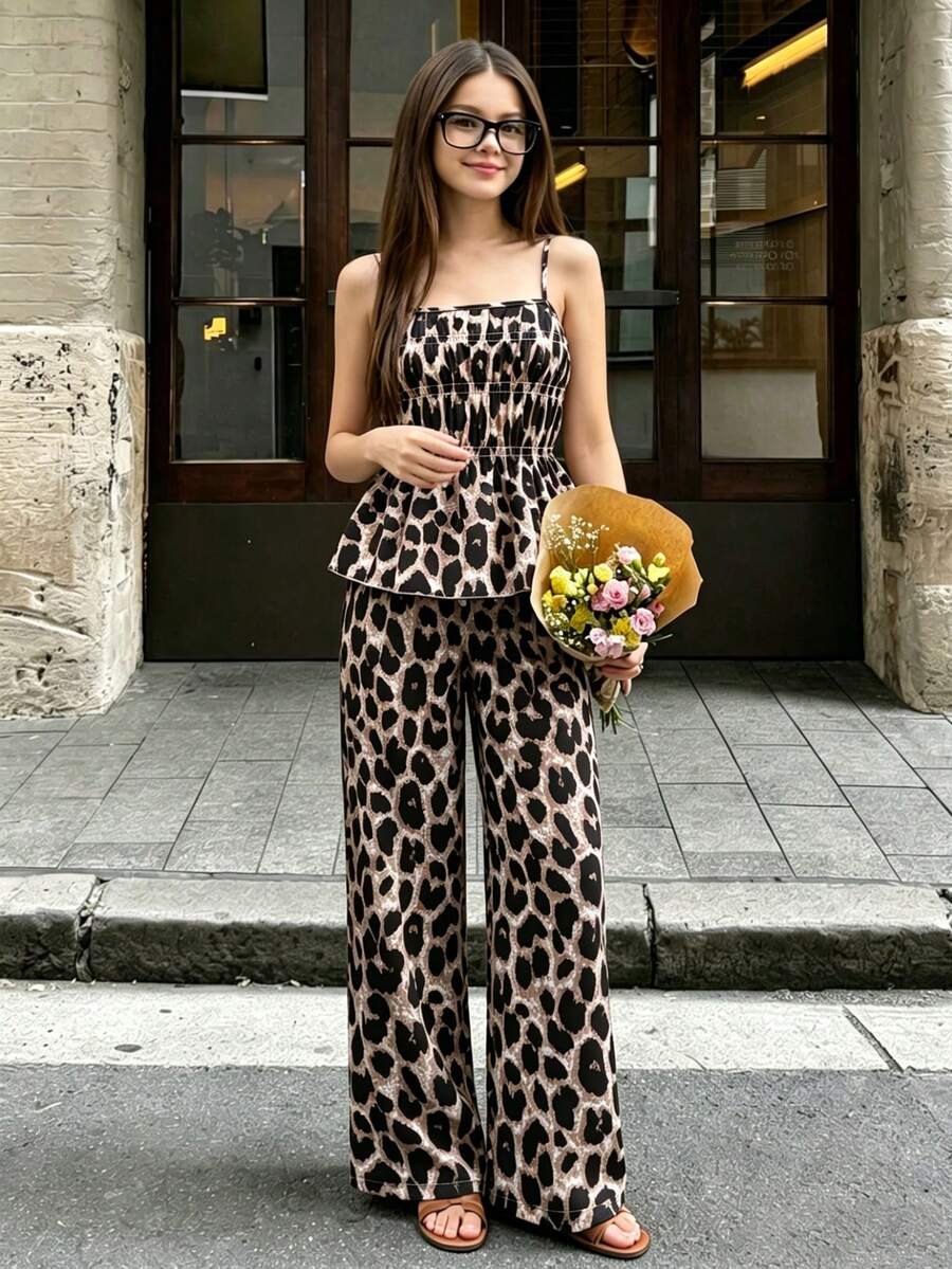 SHEIN Sparklyn 女童 2 件組豹紋細肩帶上衣與直筒長褲夏季度假套裝,適合外出、假期與日常穿著 - 棕色 - 查看 1
