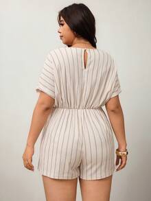 Enliva Plus Size Summer Casual Solid Color V-Neck Batwing Sleeve Pleated Romper - Green - View 2