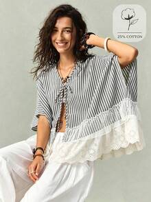SoleilVie Blouse vintage à rayures grises et blanches en coton avec dentelle contrastée | Style français décontracté et doux, tissu en coton adapté aux sorties quotidiennes et aux rendez-vous, col V avec cordon de serrage + ourlet à double couche en dentelle, décontractée et élégante, chemise de vacances, chemise d'île, tenue d'été - Gris - Voir 2