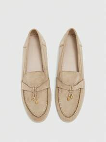 Light khaki