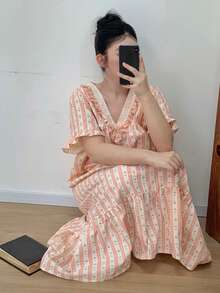 Dazy Plus 花卉圖案對比蕾絲荷葉邊下擺休閒寬鬆大尺碼短袖女款睡裙，適合春夏季 - 橘色 - 查看 7