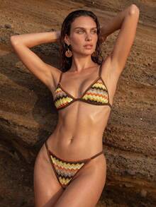 Anewsta 2026SS Novo Maiô Bikini Feminino para Férias, Encontros, Ocidente, Cruzeiro, Praia, Ilha, Viagem de Carro, Todas as Estações, Festival de Música, Férias Boho, Férias Boêmias, Outono Boho Chill Y2K Elegante Vintage Casual Conjunto de Maiô Bikini Listrado Colorido e Sexy para Mulheres, Conjunto de Maiô Bikini Brasileiro, Roupa de Praia para Mulheres, Acessórios de Maiô Bikini, Conjunto de Maiô Bikini Zig-Zag 2 Peças, Roupa de Praia de Férias, Conjunto de Maiô Bikini com Sustentação para Mulheres, Biquínis, Roupa de Praia com Sustentação, Looks de Praia - Multicolorido - Visão 4