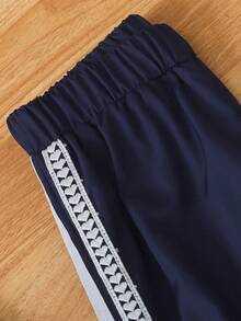 SHEIN Genkimix Kids 2件組女孩 2025 春/秋新款 防風布料蝴蝶結刺繡休閒時尚愛心編織帶裝飾立領拉鍊上衣與休閒長褲可愛甜美套裝 - 藏蓝色 - 查看 5