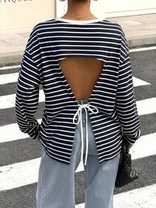 Muchica 女款寬鬆黑色條紋露背綁帶長袖T恤，適合穿搭、返校季、街頭風露背上衣 - 藏蓝色 - 查看 2