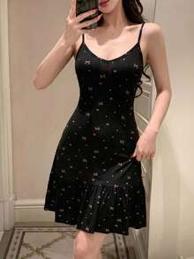 DAZY Spring/Summer Bow Pattern All-Over Print Contrast Color Lace Patchwork Waist-Cinching Long Women's Nightgown - Black - View 4