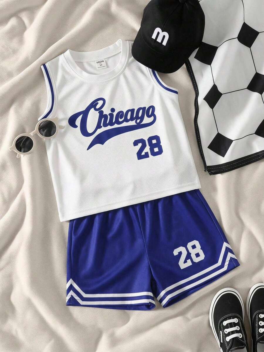 Set băieți tineri ținută sport americană, maiou fără mâneci și pantaloni scurți, 2 piese, cu imprimeu grafic desen animat și litere Chicago, stil streetwear energic, uniformă de baschet, nou de vară - Albastru si alb - Vizualizare 1