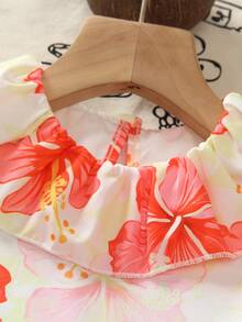 SHEIN Vintaside Kids 2件組女嬰甜美可愛公主風草莓印花無袖背心與配套長褲套裝，粉色條紋 + 3D草莓刺繡 + 荷葉領，吸睛設計，適合派對、家庭活動、日常穿著、返校 - 彩色 - 查看 4