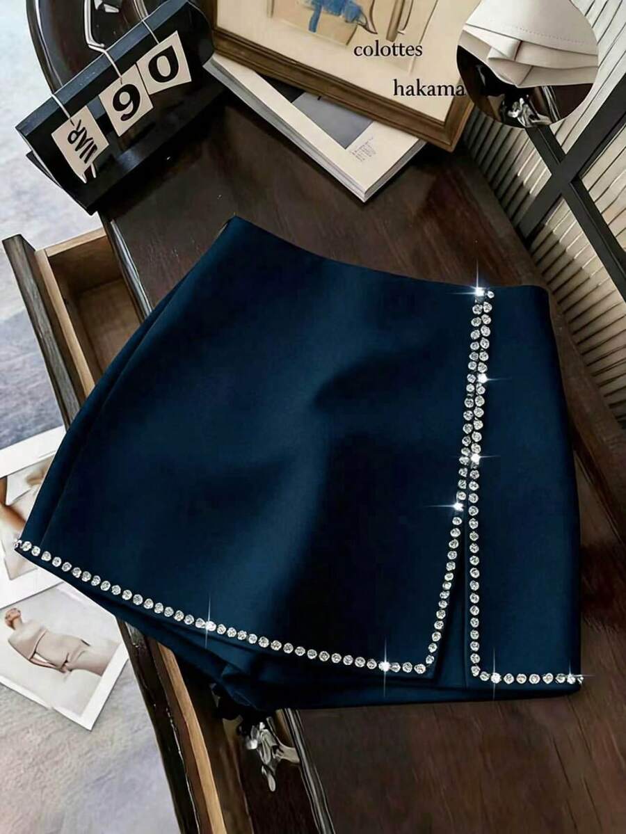 GlowEve Celana Pendek Kasual Musim Panas Wanita dengan Hiasan Berlian Imitasi - Navy Blue - View 1